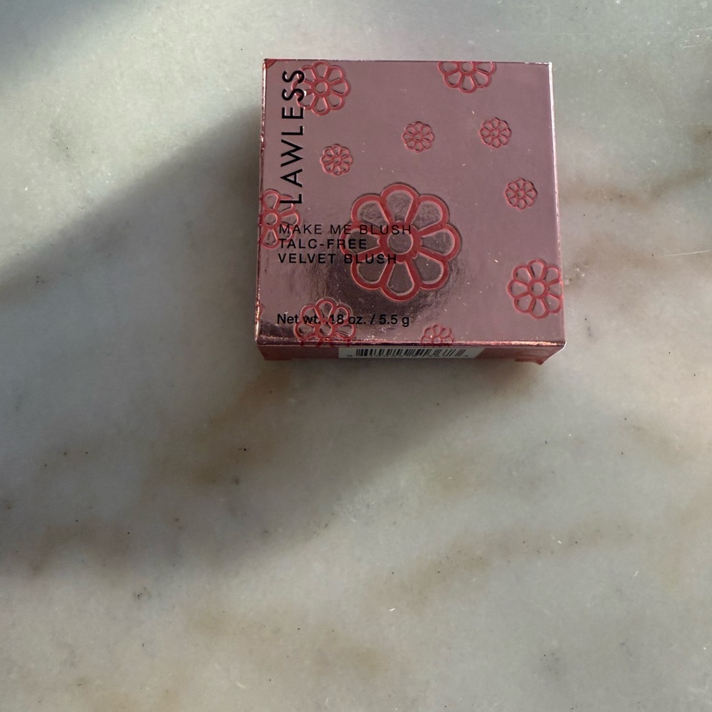 LAWLESS Floral Velvet Blush in Pink